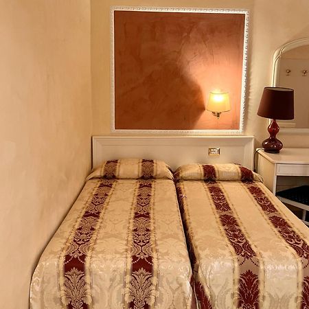 Hotel Erdarelli Рим Экстерьер фото