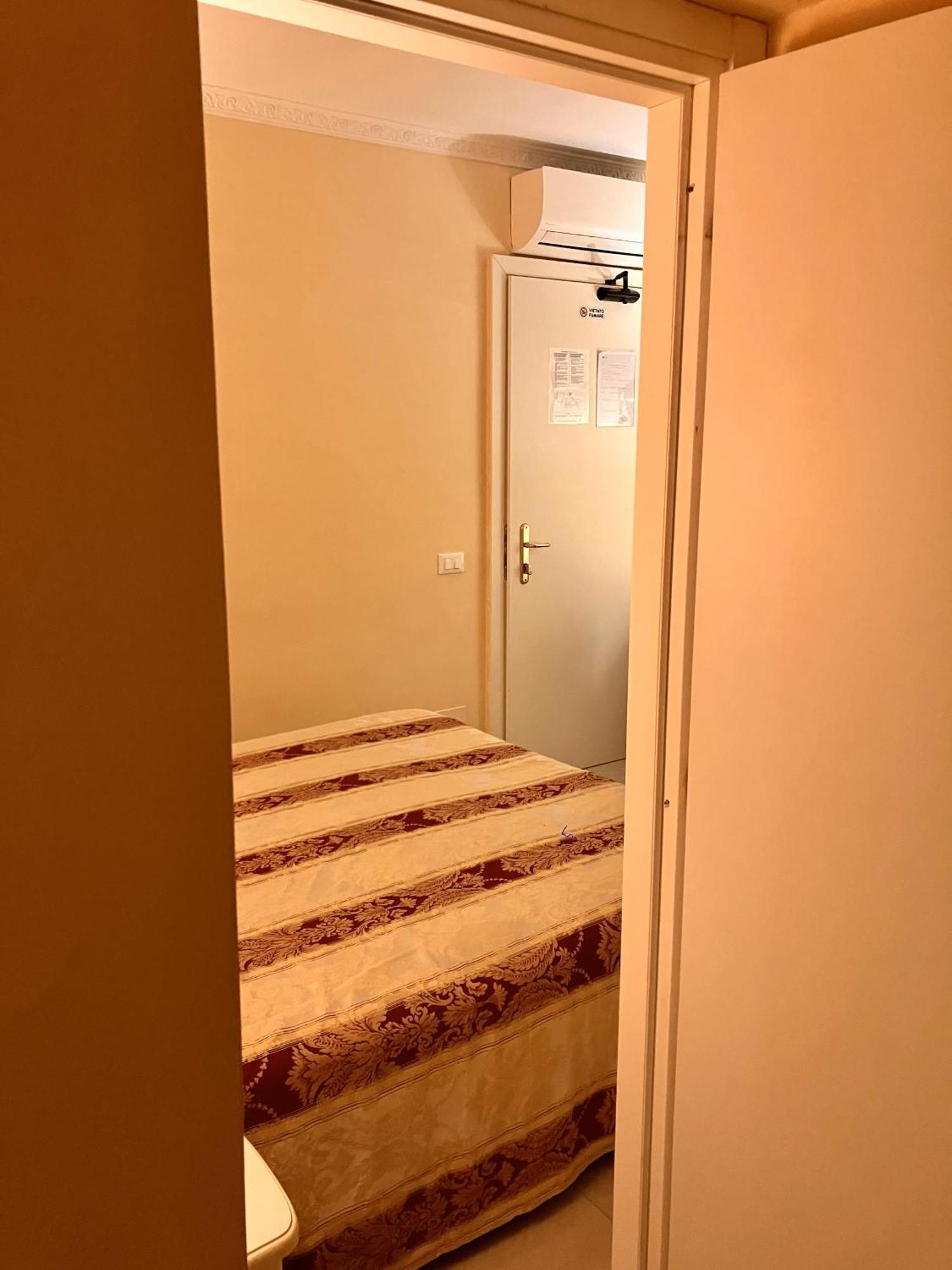 Hotel Erdarelli Рим Экстерьер фото