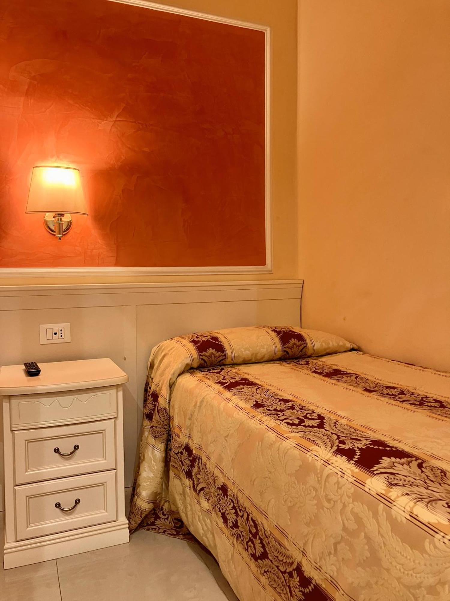 Hotel Erdarelli Рим Экстерьер фото
