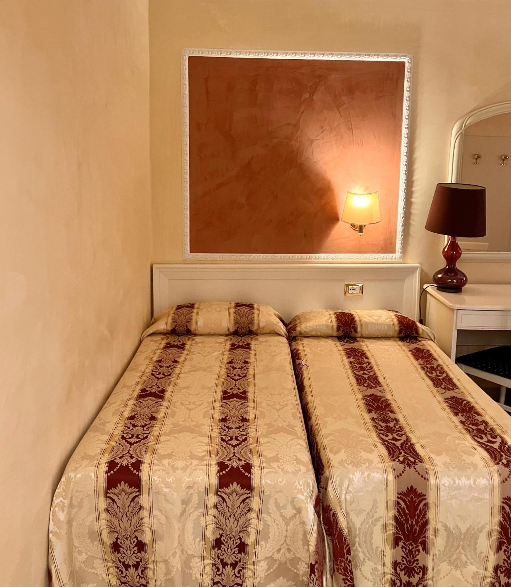 Hotel Erdarelli Рим Экстерьер фото